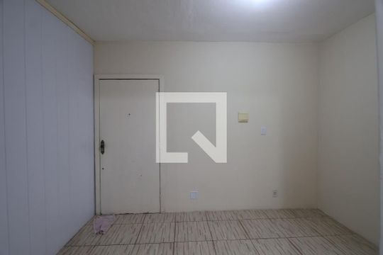 Quarto de apartamento para alugar com 1 quarto, 40m² em Guajuviras, Canoas