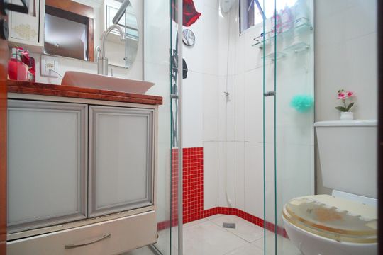 Banheiro de apartamento à venda com 2 quartos, 39m² em São João Batista, São Leopoldo