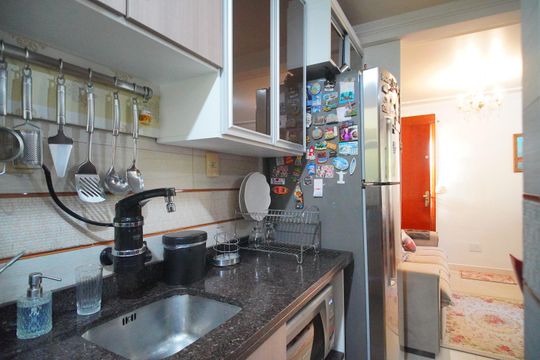 Cozinha de apartamento à venda com 2 quartos, 39m² em São João Batista, São Leopoldo