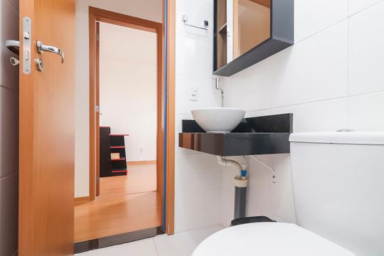 Banheiro de apartamento para alugar com 2 quartos, 44m² em Colônia (zona Leste), São Paulo