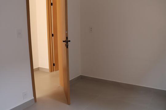Casa de Condomínio à venda com 2 quartos, 100m² em Jardim Curitiba, Goiânia