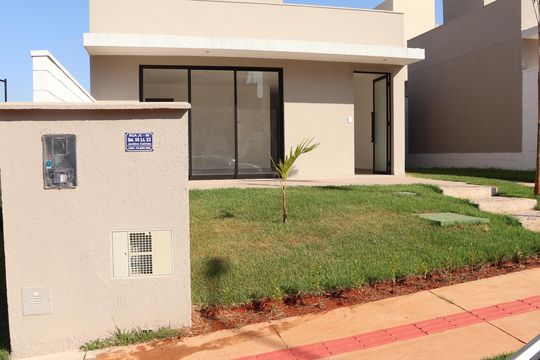 Casa de Condomínio à venda com 2 quartos, 100m² em Jardim Curitiba, Goiânia