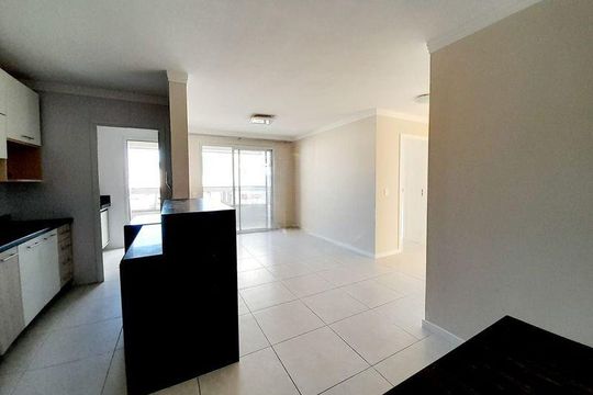 Sala/cozinha de apartamento para alugar com 3 quartos, 95m² em Pagani, Palhoça