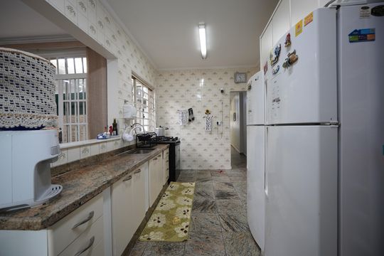 Cozinha de casa à venda com 4 quartos, 250m² em Liberdade, São Paulo