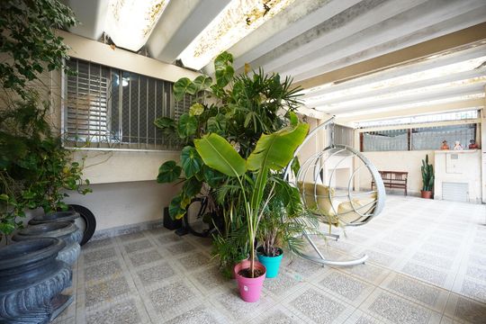 Garagem de casa à venda com 4 quartos, 250m² em Liberdade, São Paulo