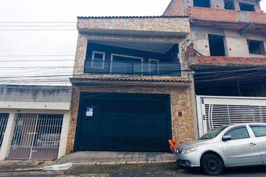Fachada de casa à venda com 3 quartos, 312m² em Jardim Clara Regina, São Paulo
