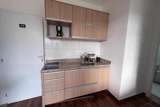 Cozinha de apartamento para alugar com 1 quarto, 39m² em Recreio dos Bandeirantes, Rio de Janeiro