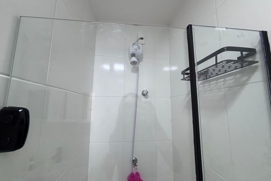 Banheiro de apartamento para alugar com 1 quarto, 39m² em Recreio dos Bandeirantes, Rio de Janeiro