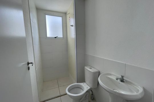 Banheiro de apartamento à venda com 2 quartos, 55m² em Buritis, Belo Horizonte