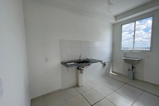 Cozinha de apartamento à venda com 2 quartos, 55m² em Buritis, Belo Horizonte