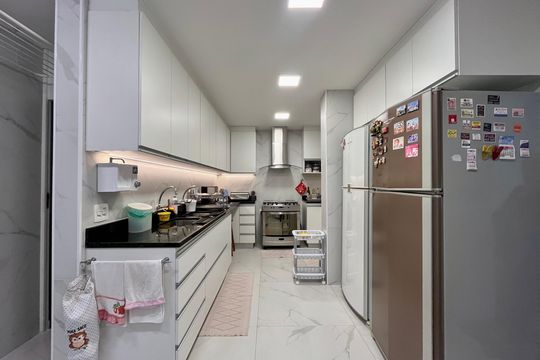 Cozinha  de apartamento à venda com 3 quartos, 180m² em Copacabana, Rio de Janeiro