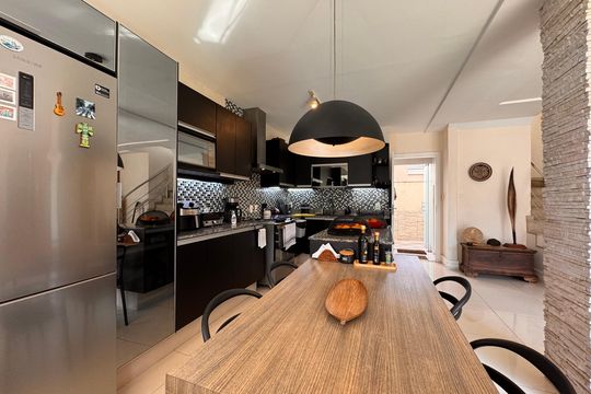 Cozinha de casa de condomínio à venda com 3 quartos, 220m² em Vargem Pequena - Quadra D, Rio de Janeiro