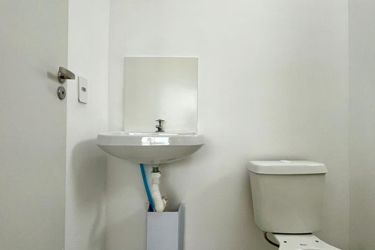 Banheiro de kitnet/studio à venda com 1 quarto, 30m² em Jardim Paulista, São Paulo
