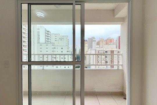 Varanda de kitnet/studio à venda com 1 quarto, 30m² em Jardim Paulista, São Paulo