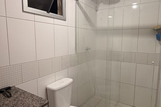 Banheiro da Suíte de apartamento à venda com 2 quartos, 59m² em Parque Amazonia, Goiânia