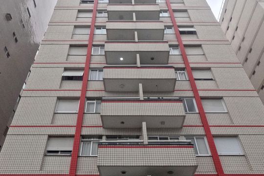 Fachada | Adesivo/Placa Quintoandar instalado  de apartamento para alugar com 1 quarto, 47m² em Embaré, Santos