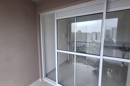 Varanda de apartamento à venda com 2 quartos, 34m² em Parque Industrial Tomas Edson, São Paulo