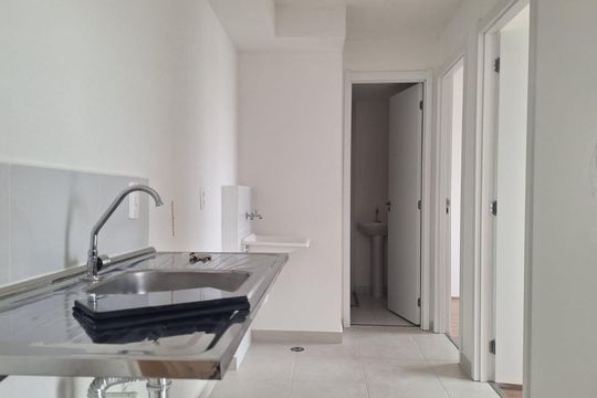 Cozinha de apartamento à venda com 2 quartos, 34m² em Parque Industrial Tomas Edson, São Paulo