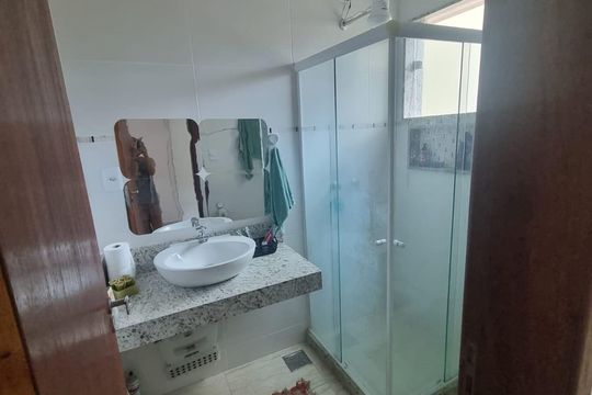 Banheiro de casa à venda com 3 quartos, 130m² em Jacarepaguá, Rio de Janeiro
