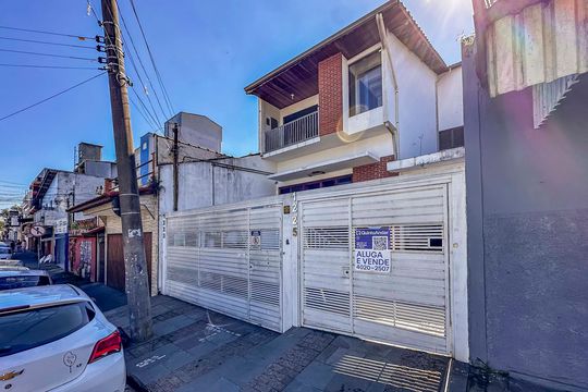 Fachada de casa para alugar com 4 quartos, 265m² em Parque das Nações, Santo André