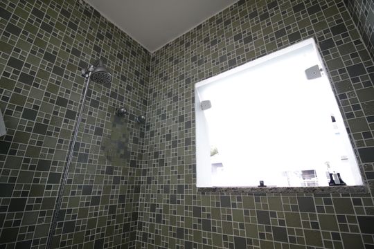 Banheiro da Suíte 2 de casa de condomínio à venda com 4 quartos, 490m² em Pechincha, Rio de Janeiro