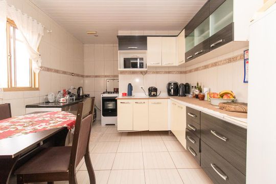 Cozinha - Armários de casa à venda com 4 quartos, 330m² em Xaxim, Curitiba