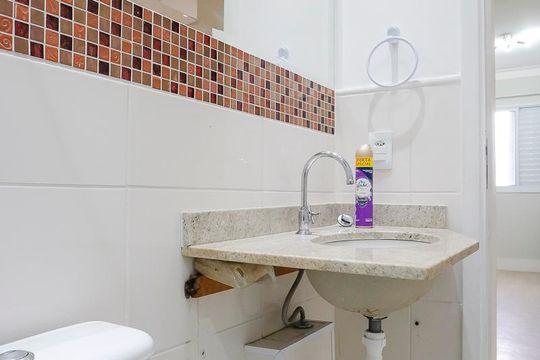 Banheiro social de apartamento à venda com 2 quartos, 67m² em Fundacao, São Caetano do Sul
