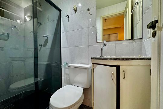 Banheiro de apartamento para alugar com 3 quartos, 96m² em Santa Efigênia, Belo Horizonte