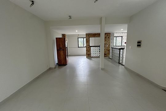Casa para alugar com 8 quartos, 461m² em Bento Ribeiro, Rio de Janeiro