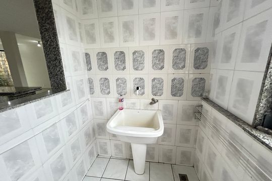 Área de Serviço de casa para alugar com 8 quartos, 461m² em Bento Ribeiro, Rio de Janeiro