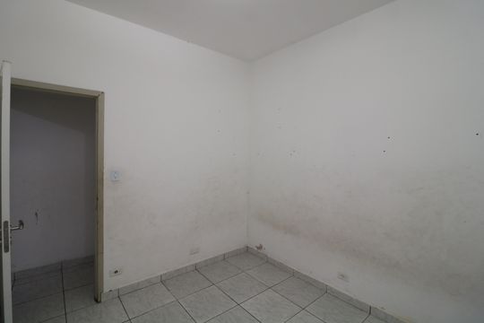 Quarto de casa à venda com 4 quartos, 120m² em Jardim Teresa, São Paulo