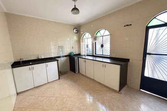 Cozinha de casa à venda com 4 quartos, 327m² em Vila Valqueire, Rio de Janeiro