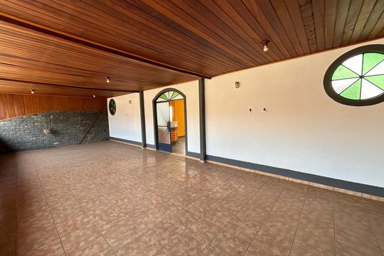 Varanda de casa à venda com 4 quartos, 327m² em Vila Valqueire, Rio de Janeiro