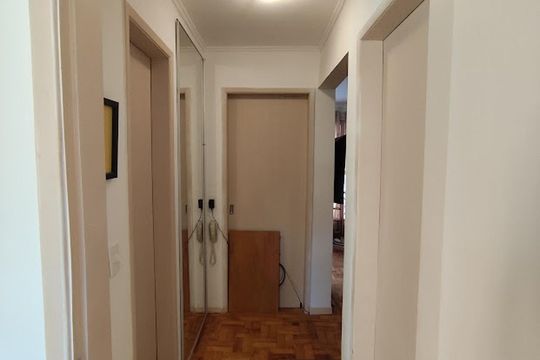 Corredor de apartamento à venda com 2 quartos, 77m² em Petrópolis, Porto Alegre