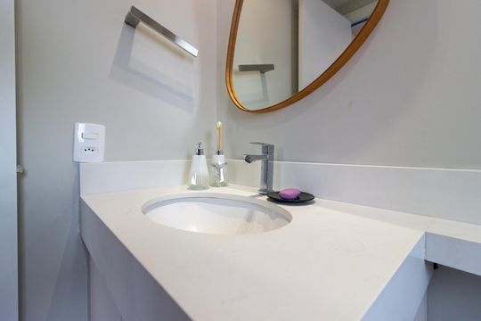 Banheiro da Suíte de apartamento para alugar com 1 quarto, 25m² em Pinheiros, São Paulo