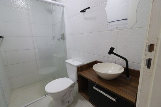 Banheiro de apartamento à venda com 2 quartos, 38m² em Vila Sofia, São Paulo