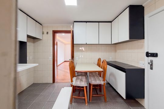 Cozinha de apartamento à venda com 3 quartos, 110m² em Vila Monumento, São Paulo
