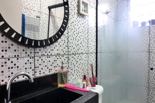 Banheiro Social de apartamento à venda com 2 quartos, 48m² em Jardim Santo Ignacio, São Bernardo do Campo