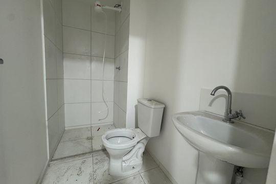 Banheiro de apartamento à venda com 1 quarto, 25m² em Bonfim, Osasco