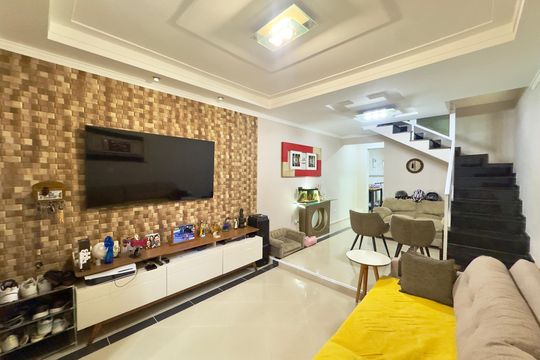Casa à venda com 4 quartos, 200m² em Jardim Santa Clara, Guarulhos