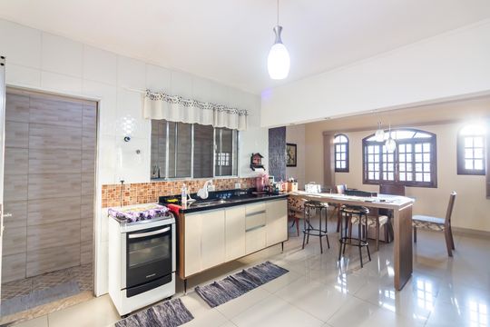 Cozinha  de casa à venda com 3 quartos, 250m² em Jardim D’abril, Osasco