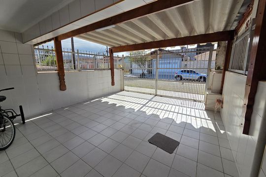 Garagem de casa para alugar com 3 quartos, 130m² em Vila Balnearia, Praia Grande