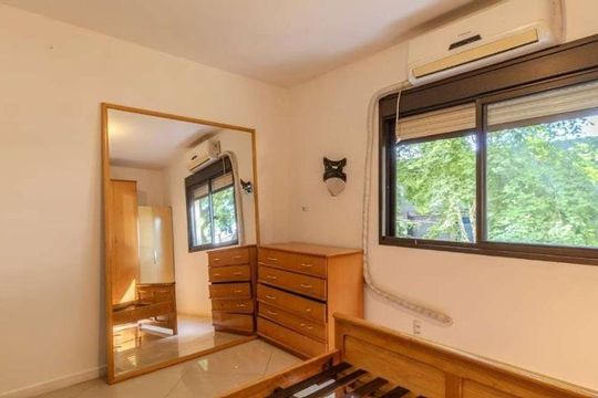 Quarto de apartamento à venda com 1 quarto, 50m² em São Geraldo, Porto Alegre