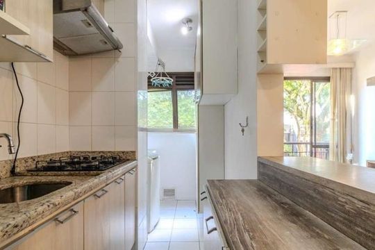 Cozinha de apartamento à venda com 1 quarto, 50m² em São Geraldo, Porto Alegre