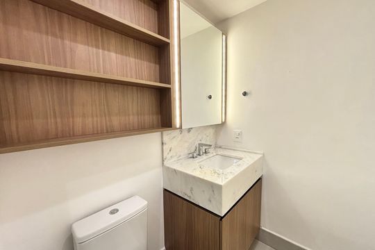 Banheiro da Suíte de apartamento para alugar com 1 quarto, 34m² em Indianópolis, São Paulo