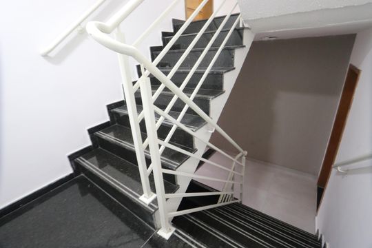 Escada de apartamento para alugar com 2 quartos, 40m² em Vila Formosa, São Paulo
