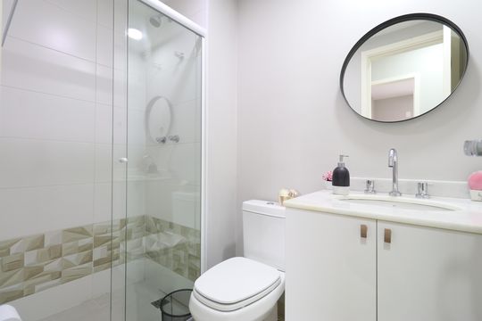 Banheiro Social de apartamento à venda com 2 quartos, 62m² em Vila Anastácio, São Paulo