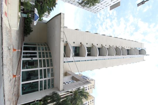Fachada do Prédio de apartamento para alugar com 1 quarto, 42m² em Moema, São Paulo