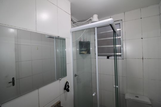 Banheiro de apartamento à venda com 2 quartos, 49m² em Cidade Lider, São Paulo
