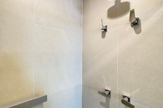 Banheiro de apartamento para alugar com 1 quarto, 44m² em Indianópolis, São Paulo